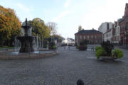 Rathausplatz mit Blick zum Rathaus