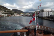 Blick nach Achtern bei der Ausfahrt aus Bergen