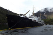 MS "Nordstjernen" am Kai in Flåm