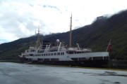 MS "Nordstjernen" am Kai in Flåm