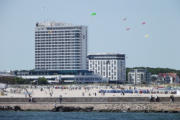 Blick zum NEPTUN Hotel beim Auslaufen