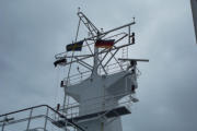 Flaggen und Radarmast der Tavastland
