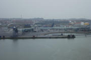 Blick vom Schiff zum Color Line Terminal in Hirtshals