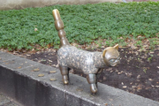Skulptur "Der Kater mit dem Gesicht vom Gentleman"