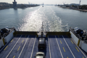Hafeneinfahrt Rostock - Blick nach achtern richtung Überseehafen