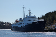 die MS "Lofoten" an seinem Liegeplatz im Stadtteil Marvika