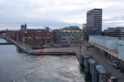 Blick vom Schiff nach achtern auf das DFDS Terminal